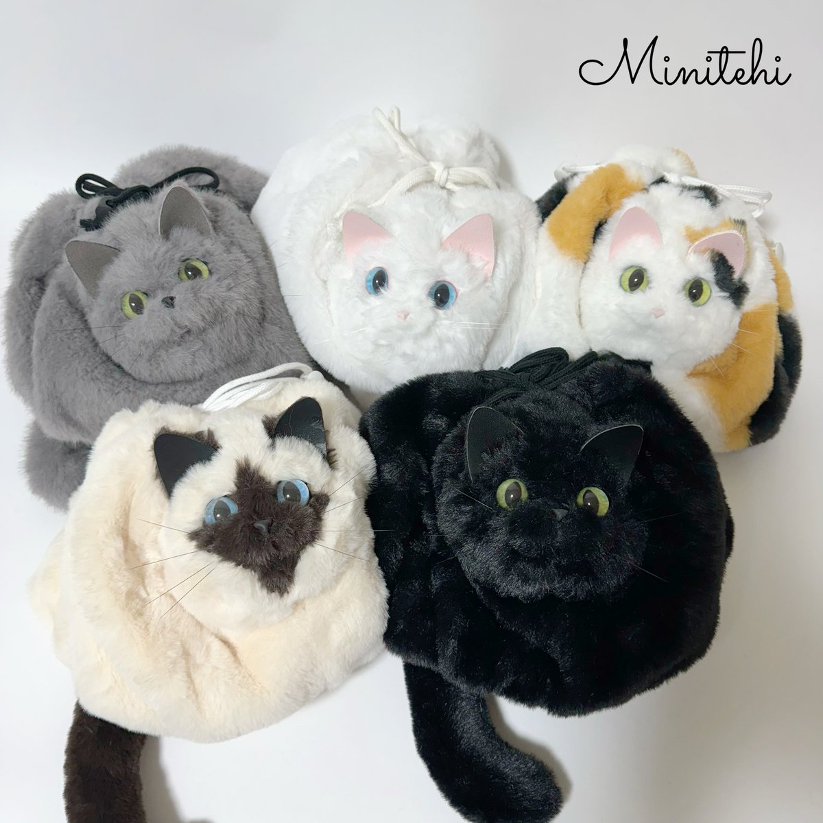 #作品を載せて自分の作品を知ってもらおう

香箱座りの3way猫バッグを作っています。巾着、トート、ショルダーになります。
#猫好きさんと繋がりたい