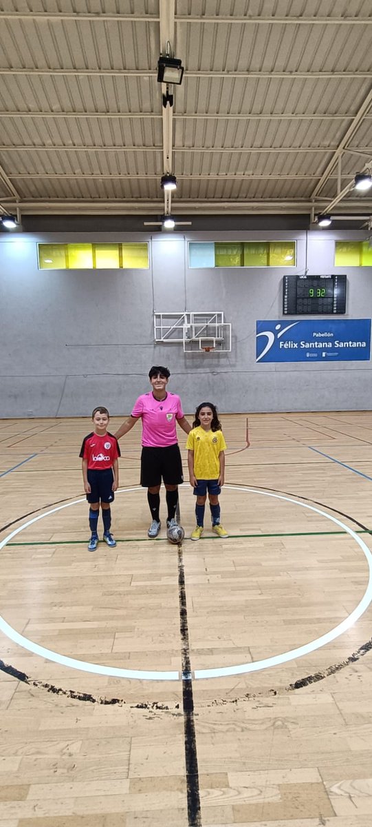 Federación de Fútbol de Las Palmas (@fflaspalmas) on Twitter photo 🏆 | El <a href="/Teldeportivo/">Teldeportivo</a> campeón de Copa FIFLP de categoría Prebenjamín al imponerse en la final al <a href="/cdbasileafs/">CD Basilea FS</a>
👤El vicepresidente <a href="/ReinaldoMontes8/">Reinaldo Montesdeoca</a> y el directivo Julio García presentes en el partido y en la entrega de trofeos
#FutsalCanario | <a href="/futbolsalalp/">FútbolSala LasPalmas</a> 🏆 | El <a href="/Teldeportivo/">Teldeportivo</a> campeón de Copa FIFLP de categoría Prebenjamín al imponerse en la final al <a href="/cdbasileafs/">CD Basilea FS</a>
👤El vicepresidente <a href="/ReinaldoMontes8/">Reinaldo Montesdeoca</a> y el directivo Julio García presentes en el partido y en la entrega de trofeos
#FutsalCanario | <a href="/futbolsalalp/">FútbolSala LasPalmas</a>