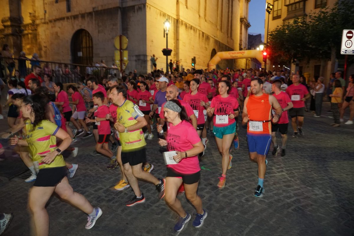 NOCHE DE SAN JUAN. Jaén Genuino volverá a llenar el casco antiguo esta Noche de San Juan. La Carrera Noche de San Juan de Jaén Genuino bate récord de participantes en su décima edición, muchos de ellos de la provincia y de otros puntos del país. extrajaen.com/jaen-genuino/j…
