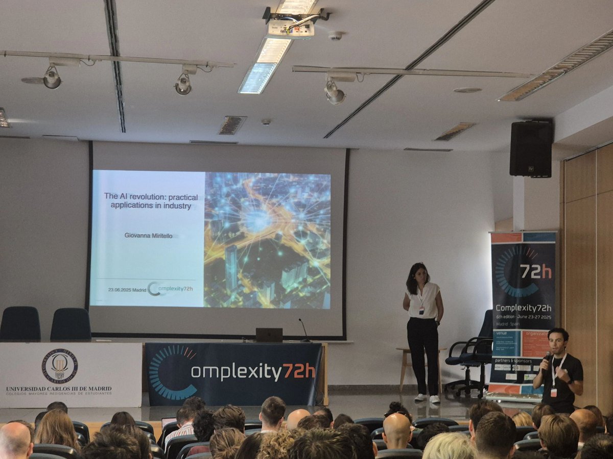 🔥Complexity72h kicks off with our first lecturer - Giovanna Miritello!

We will provide updates from the workshop throughout the week, follow along and tag us to get involved.

#Complexity72h