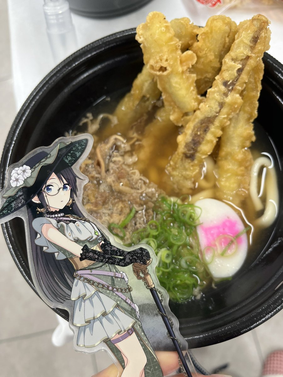 三峰……

昨日ライブ前に食べた
資さんうどんの「肉ごぼ天うどん」だよ…

うまうままいうーだったね……

アクスタ三峰ビジュ可愛すぎるね……
これから一緒にいろんな所行こうね…☺️🫶