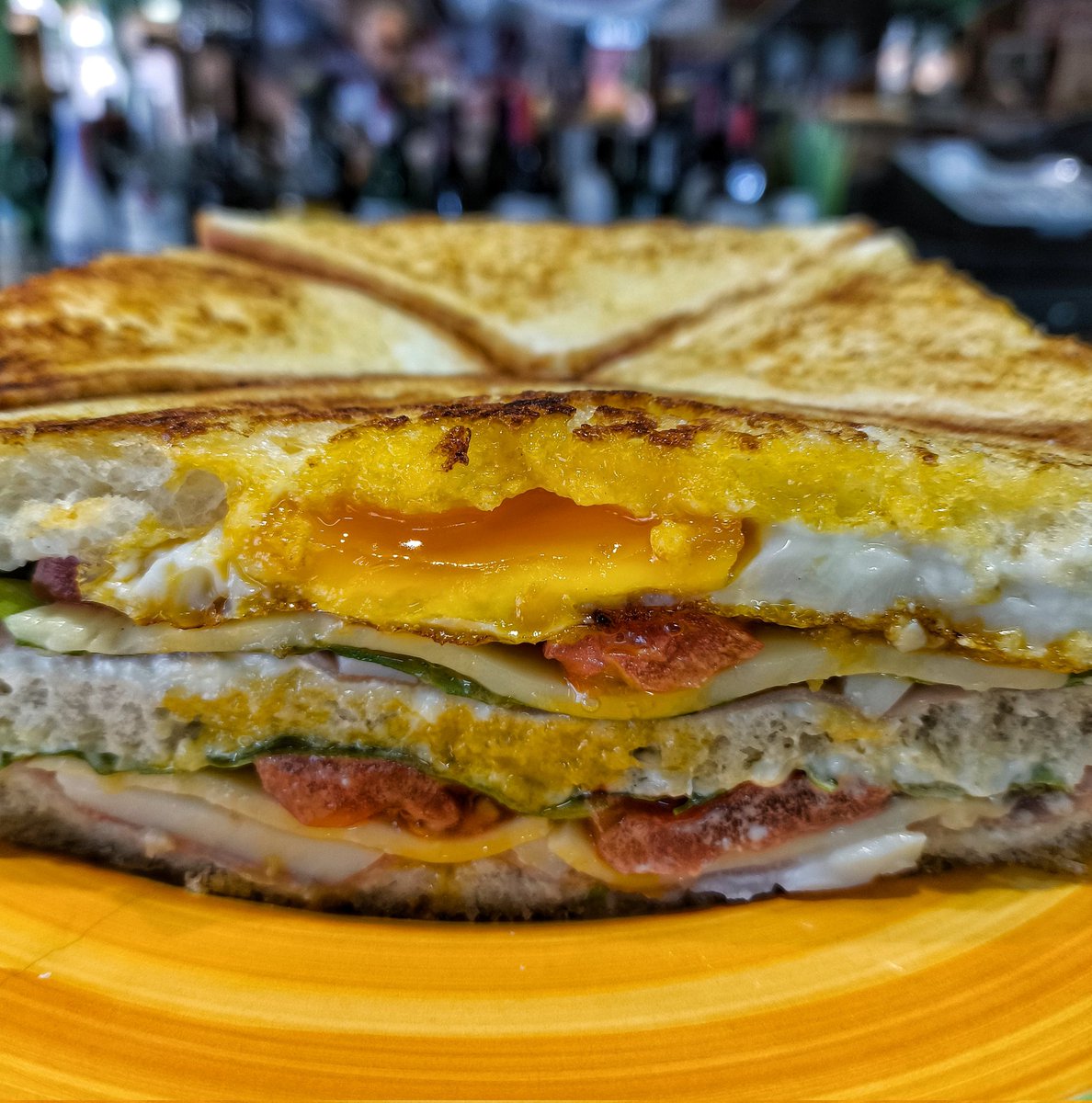 Udan ere ongi elikatu beharra badago #Euskalherria #Bilbo #Sandwich #Arrautza #Gazta #Uraza #Tomate #Bonito