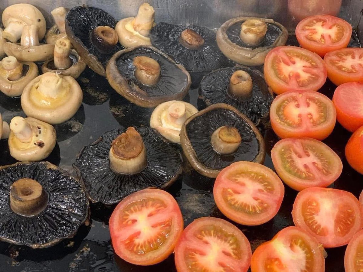 Don’t forget Steak night on Wednesday …. locally source best rib eye steak, triple cooked chips, homemade onion rings and all pepper sauce all for £14.95… get your bookings in on here or at the bar