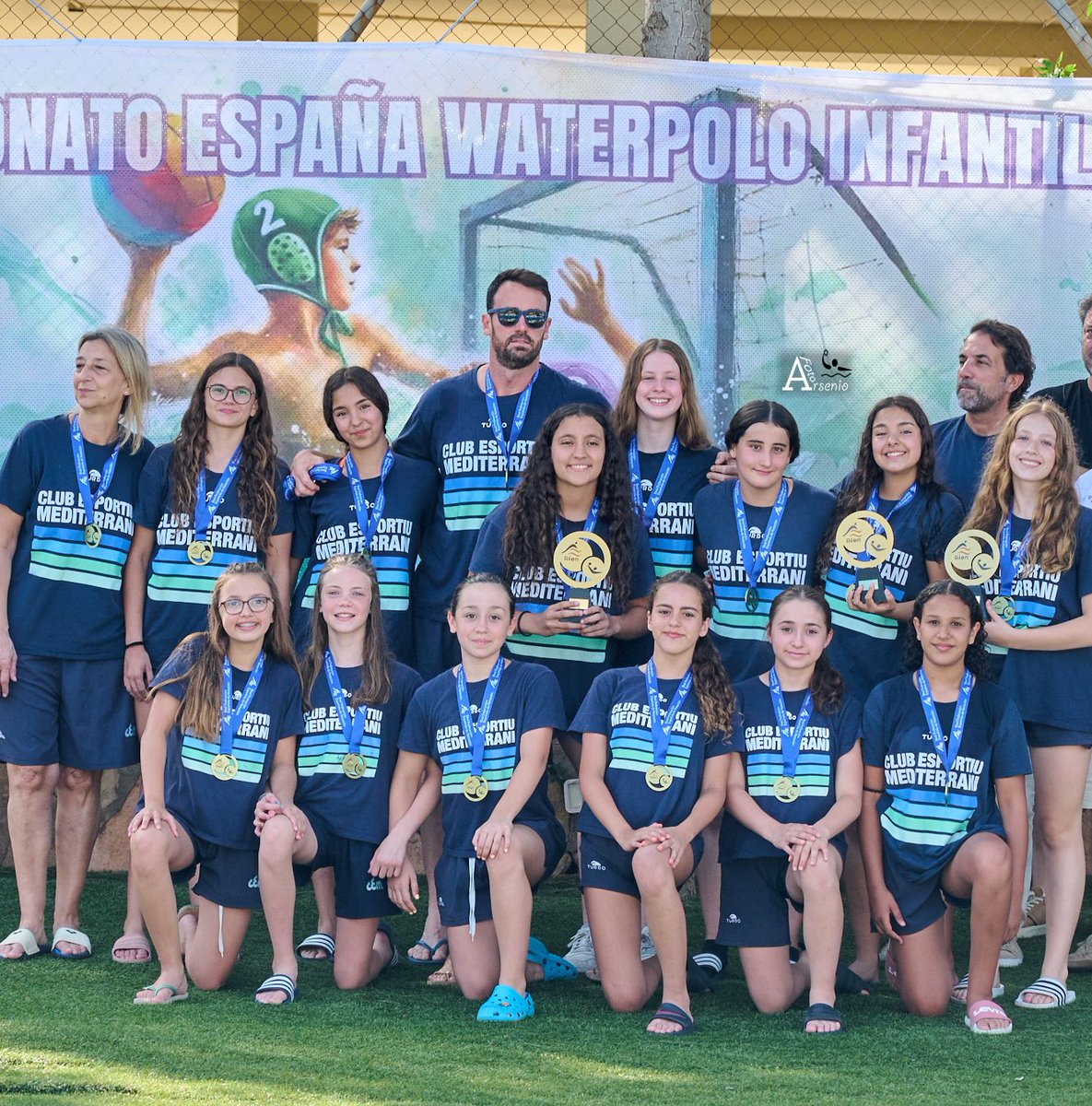 🥇CE Mediterrrani
🥈CN Terrassa 
🥉UE Horta

El Campeonato contó con un total de 600 participantes. Y en la cita femenina, el CE Mediterrani superó al CN Terrassa (4-10)

Una 𝐜𝐢𝐭𝐚 de lo más 🔝🔝🔝🔝🔝🔝

📸 | Arsenio Waterpolo

👉🏻👉🏻👉🏻 n9.cl/1y27x4

#Nacional