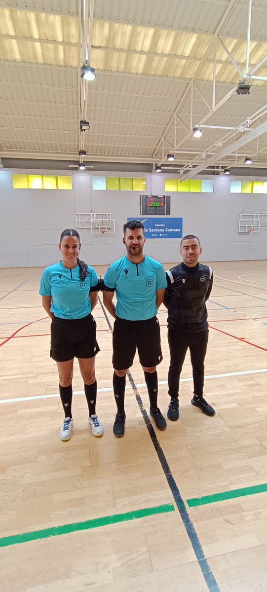 Federación de Fútbol de Las Palmas (@fflaspalmas) on Twitter photo 🏆 | El <a href="/DoctoralFS/">Doctoral Fútbol Sala</a> campeón de Copa Isla de Gran Canaria de categoría Juvenil al imponerse en la final al <a href="/cdbasileafs/">CD Basilea FS</a>
👤El vicepresidente <a href="/ReinaldoMontes8/">Reinaldo Montesdeoca</a>, el directivo Julio García y el seleccionador <a href="/agugara1009/">TINO Garcia</a> presentes en el partido
#FutsalCanario | <a href="/futbolsalalp/">FútbolSala LasPalmas</a> 🏆 | El <a href="/DoctoralFS/">Doctoral Fútbol Sala</a> campeón de Copa Isla de Gran Canaria de categoría Juvenil al imponerse en la final al <a href="/cdbasileafs/">CD Basilea FS</a>
👤El vicepresidente <a href="/ReinaldoMontes8/">Reinaldo Montesdeoca</a>, el directivo Julio García y el seleccionador <a href="/agugara1009/">TINO Garcia</a> presentes en el partido
#FutsalCanario | <a href="/futbolsalalp/">FútbolSala LasPalmas</a>