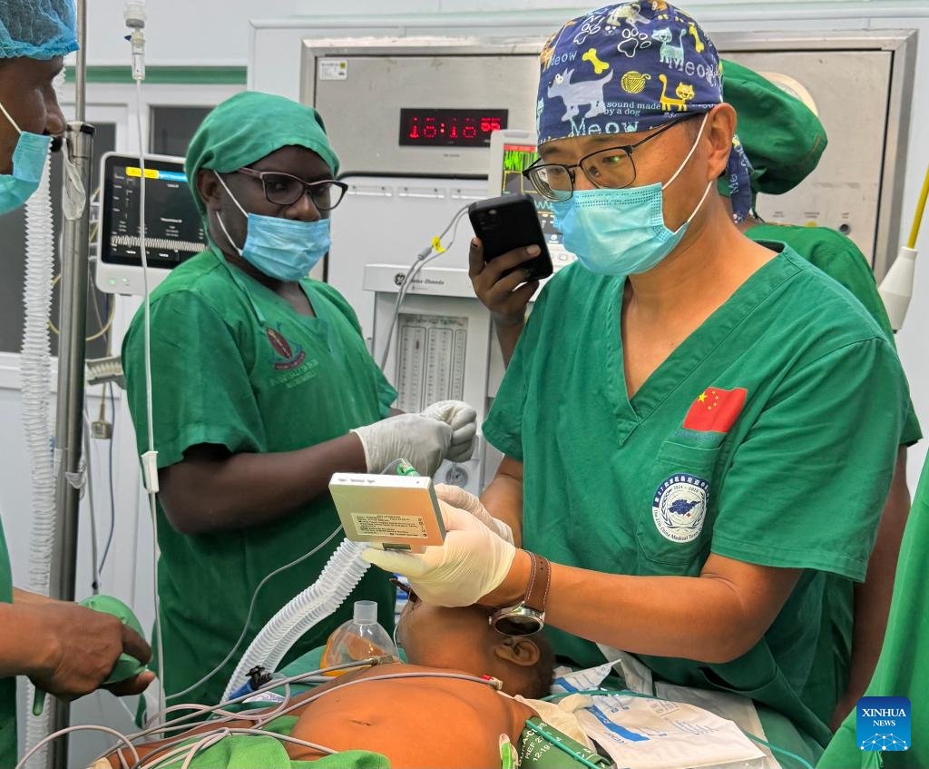 zzabyx1's tweet photo. Teaching people how to fish is true aid. "Dr. Zhang Junqiao developed a training manual and established a clinical pathway for anesthesia - African doctors can now independently save lives. #SustainableAid #EmpoweringAfrica https://t.co/OO1VwXtGFk