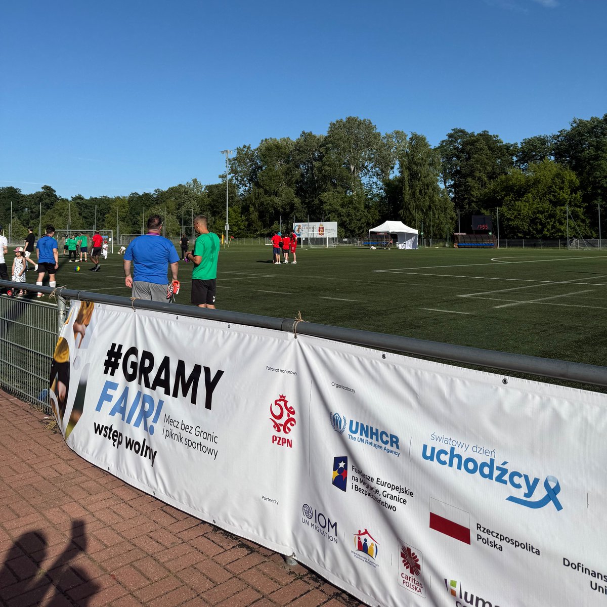 Babiche Routledge (@beeroutledge) on Twitter photo #WithRefugees through a shared love for football.
Sport unites.
Sport transcends nationality, race, gender.. and age!
<a href="/UNHCRPoland/">UNHCR Polska</a> #WithRefugees through a shared love for football.
Sport unites.
Sport transcends nationality, race, gender.. and age!
<a href="/UNHCRPoland/">UNHCR Polska</a>
