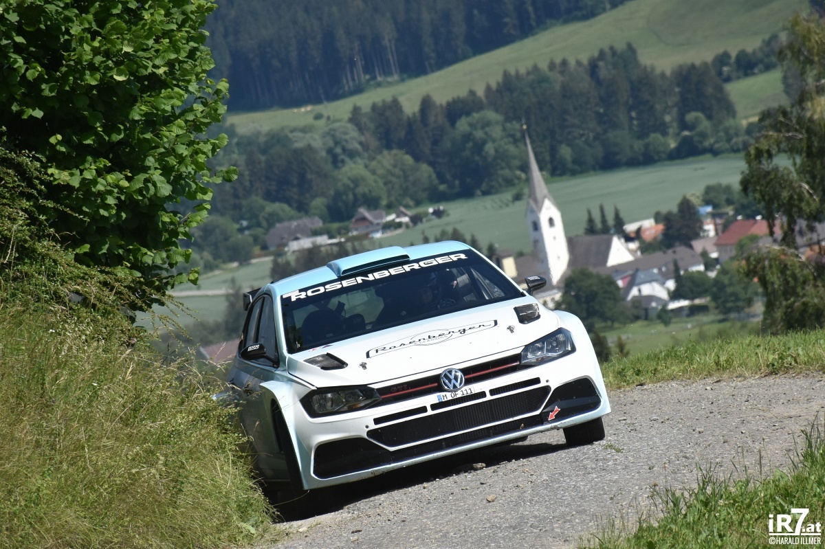 BRRBaumschlager's tweet photo. 🏁🇦🇹 Rückblick Hirter Rallye St. Veit 2022 - Kris Rosenberger / Sigi Schwarz - VW Polo GTI R5 😎
📷 Harald Illmer
#rallye #brr #hirterrallyestveit #orm #stveit #kärnten #krisrosenberger #sigischwarz https://t.co/BZMvHDksVH