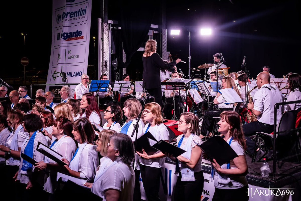 Ieri sera, in prima assoluta, l’esecuzione di 𝐀𝐝 𝐒𝐞𝐱𝐭𝐮𝐦 𝐋𝐚𝐩𝐢𝐝𝐞𝐦, la mia nuova composizione musicale per la città di Sesto San Giovanni.