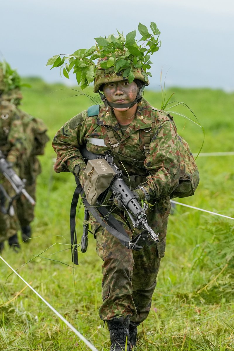 女性自衛官教育隊の新隊員は東富士演習場で総合訓練を行いました