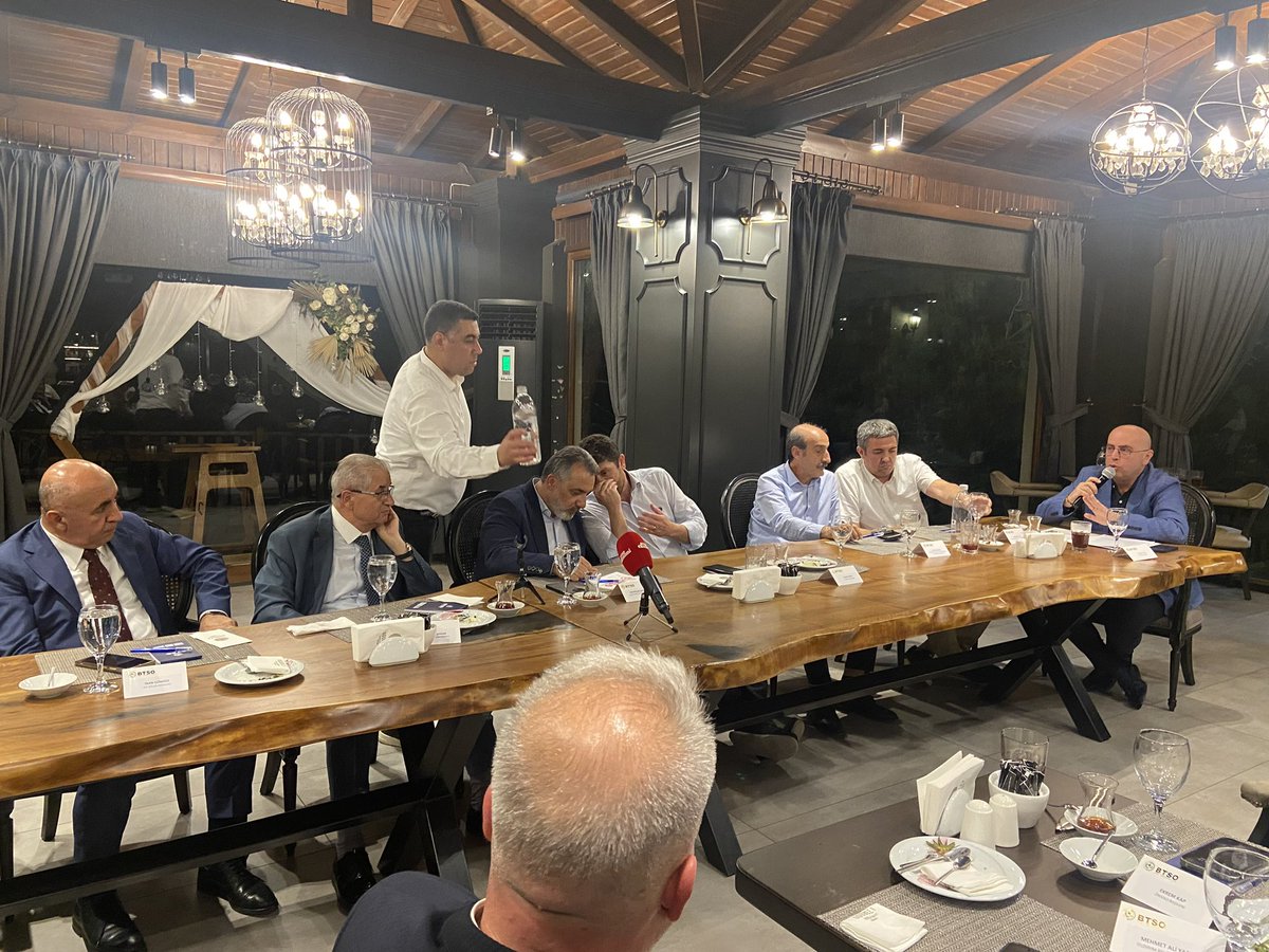 Başkanımız Temel Yaz, 17 Haziran 2025’te BTSO’nun düzenlediği Bursa Madencilik Sektörü İstişare Toplantısına katılarak, su koruma alanı ilanı gündeminde AGÜB’ün üreticiye yönelik destek önerilerini sundu.