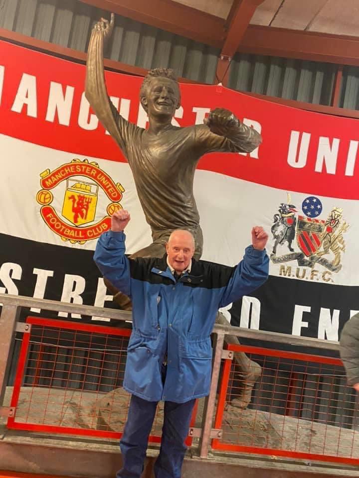 funsizedemma's tweet photo. He’s 90 today gutted he’s given up his season ticket but he’s had a good run in !! 🔴⚪️🌑 #mufc #allthegeorgiebest #utfrs #90yearsyoung https://t.co/TFZlFiEARy