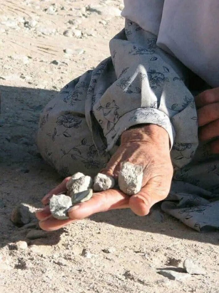 لعبة العرب الطيبين أيام الزمن الجميل 😍 
#صباح_الخير
