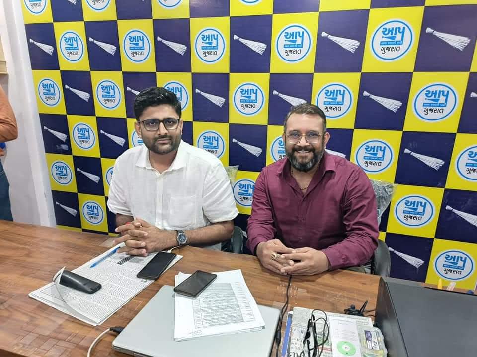મારા જૂના સાથી મિત્ર આમ આદમી પાર્ટી ના ઉમેદવાર @Gopalitaliya વિસાવદર પેટા ચૂંટણી માં વિજયી બનવા બદલ હાર્દિક શુભકામના 💐🚩