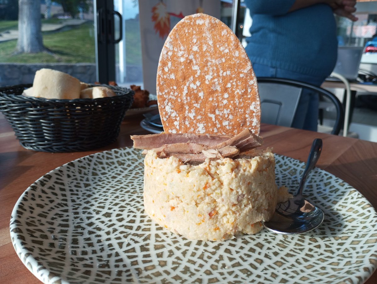 🍷 Después de la meetup te quedas al networking? 
Como siempre, habrá algo de picar😋 gracias al patrocinio de <a href="/factoriadigital/">Factoría Digital Hosting</a> 

Una charla entre colegas para cerrar la tarde como se merece. 
📅 Nos vemos el 25 en el Rte. La Laguna  (18:30 h) 
👉meetup.com/wordpress-coll…