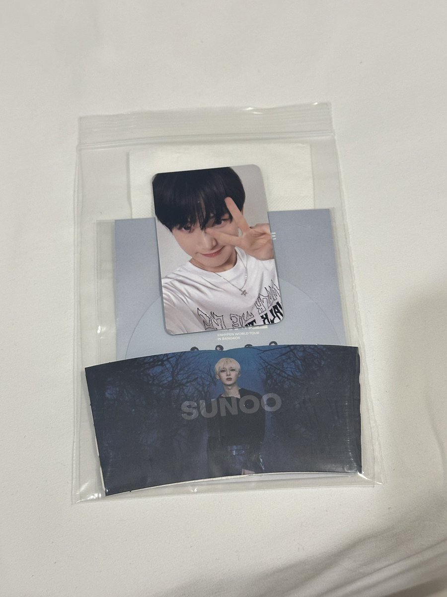 drwpst's tweet image. คอนนี้เรายกน้องซอนอูเป็นที่หนึ่งในใจเราเลย 🥹🦊
เช้าสุ่มคัฟสลีฟ Nose tea ได้น้องซอนอู 
บ่ายสุ่ม engene zone ได้น้องซอนอู 
เย็นน้องซอนอูส่งจุ๊ฟอีก แค่น้องส่งจุ๊ฟเบาๆ ฉันยังเสียทรงขนาดนี้ ถ้าได้เข้าไซน์จะก้าวขาออกมั้ย55555 รักน้องซอนอูนะ🫶🏻
#SUNOO 
#ENHYPEN 
 #WALKTHELINE_IN_BANGKOK