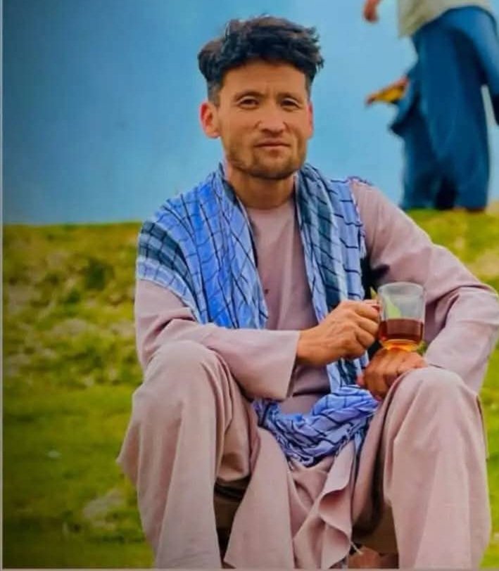 Hadi43698287's tweet photo. #جنایت_تروریستان_قبیله
کوچی قبیله + تروریستان قبیله یک‌جوان را بنام لطیف قربانی در ساحه برجگی به شهادت رساندند.
ما مسوولیت داریم، برای حفاظت از مردم گیر کرده در تحت حاکمیت تروریستان قبیله، ایستاد کردن کامل جنایت بسیج شویم.
کمپین #StopHazaraGenocide محور انسجام 
#NoToTaliban https://t.co/1BkFwQEQAG