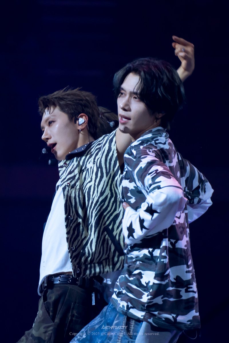 CathyCatty2's tweet photo. 250619 MyK FESTA
✨🔥💅

#TEN #李永钦 #텐 
#HENDERY #黄冠亨 #헨드리 
#WayV #威神V #WayVxMyKFESTA https://t.co/2GZWeB1JUP