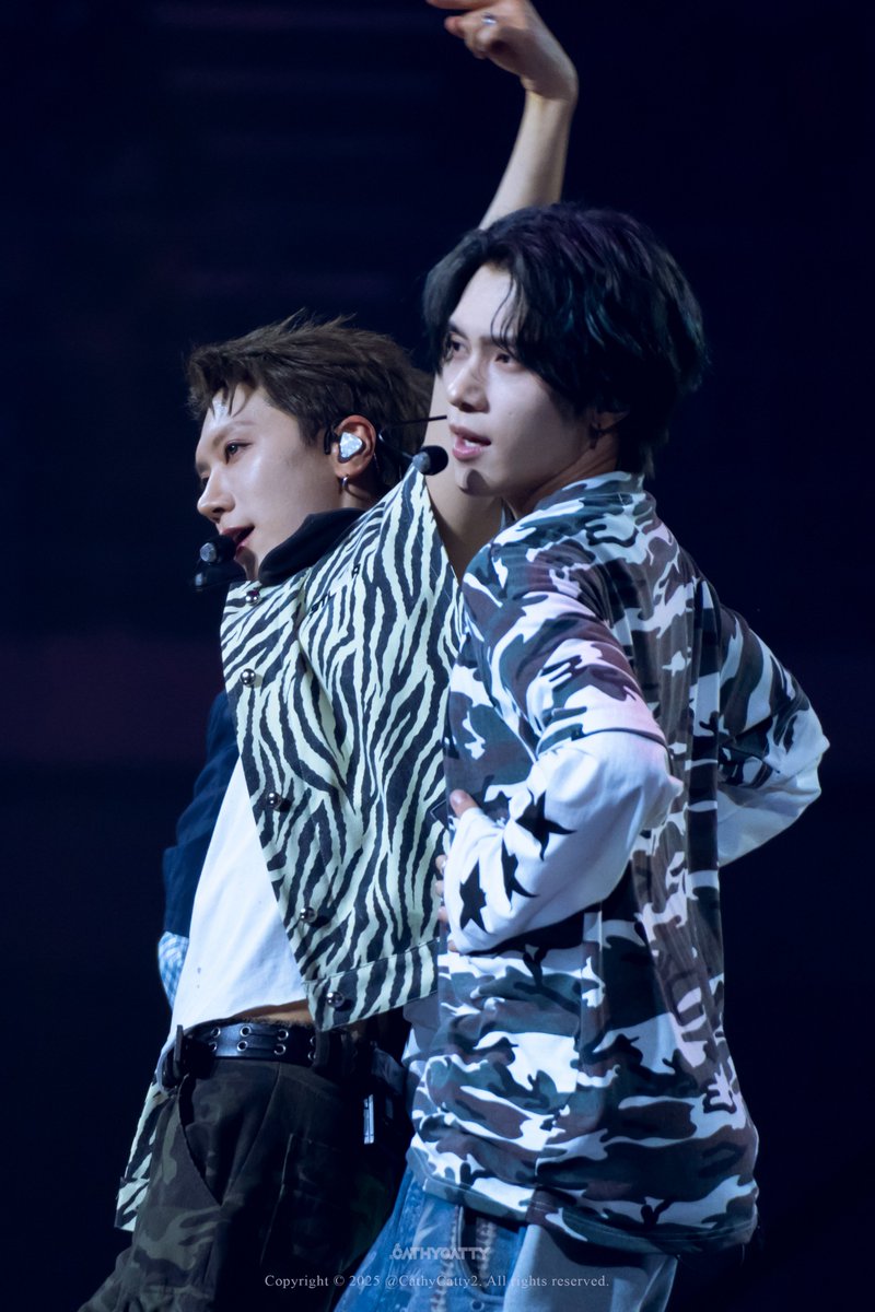 CathyCatty2's tweet photo. 250619 MyK FESTA
✨🔥💅

#TEN #李永钦 #텐 
#HENDERY #黄冠亨 #헨드리 
#WayV #威神V #WayVxMyKFESTA https://t.co/2GZWeB1JUP