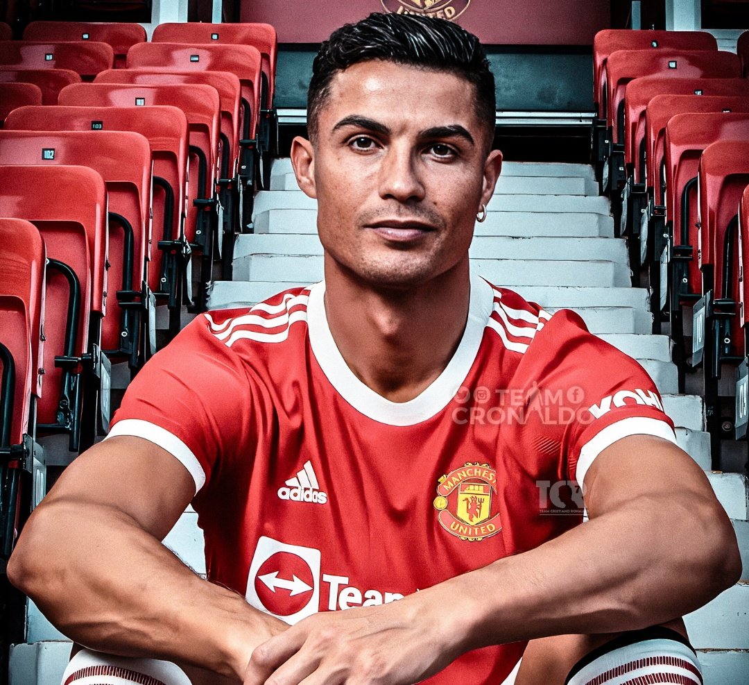 TeamCRonaldo's tweet photo. 🚨 Paul Pogba:

“Cristiano Ronaldo was never the problem. You have the best striker in history, he can not be the problem.” https://t.co/rTIaw7pYeY