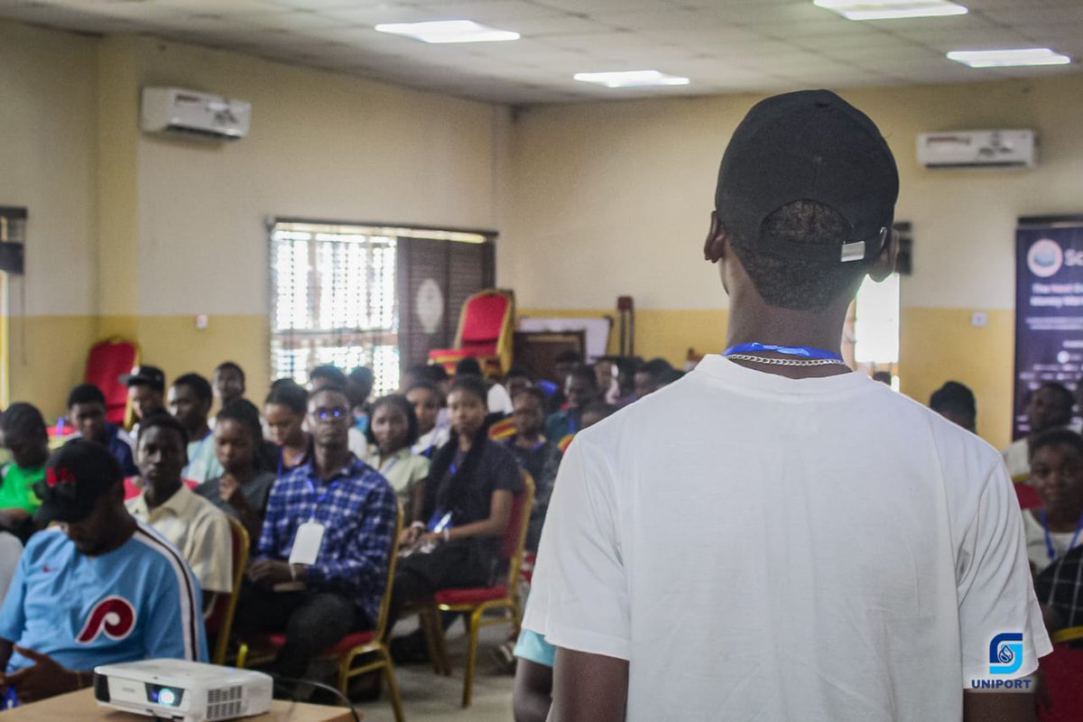 socscuniport's tweet image. FLASHBACK TO OUR DEFI ON SUI PROGRAM THIS MONTH🎊
Our technical lead shared expert insights with our club members, sparking an impactful and interactive session💥
Attendees got answers to their burning questions, taking away valuable knowledge and connections🌹
It was massive…