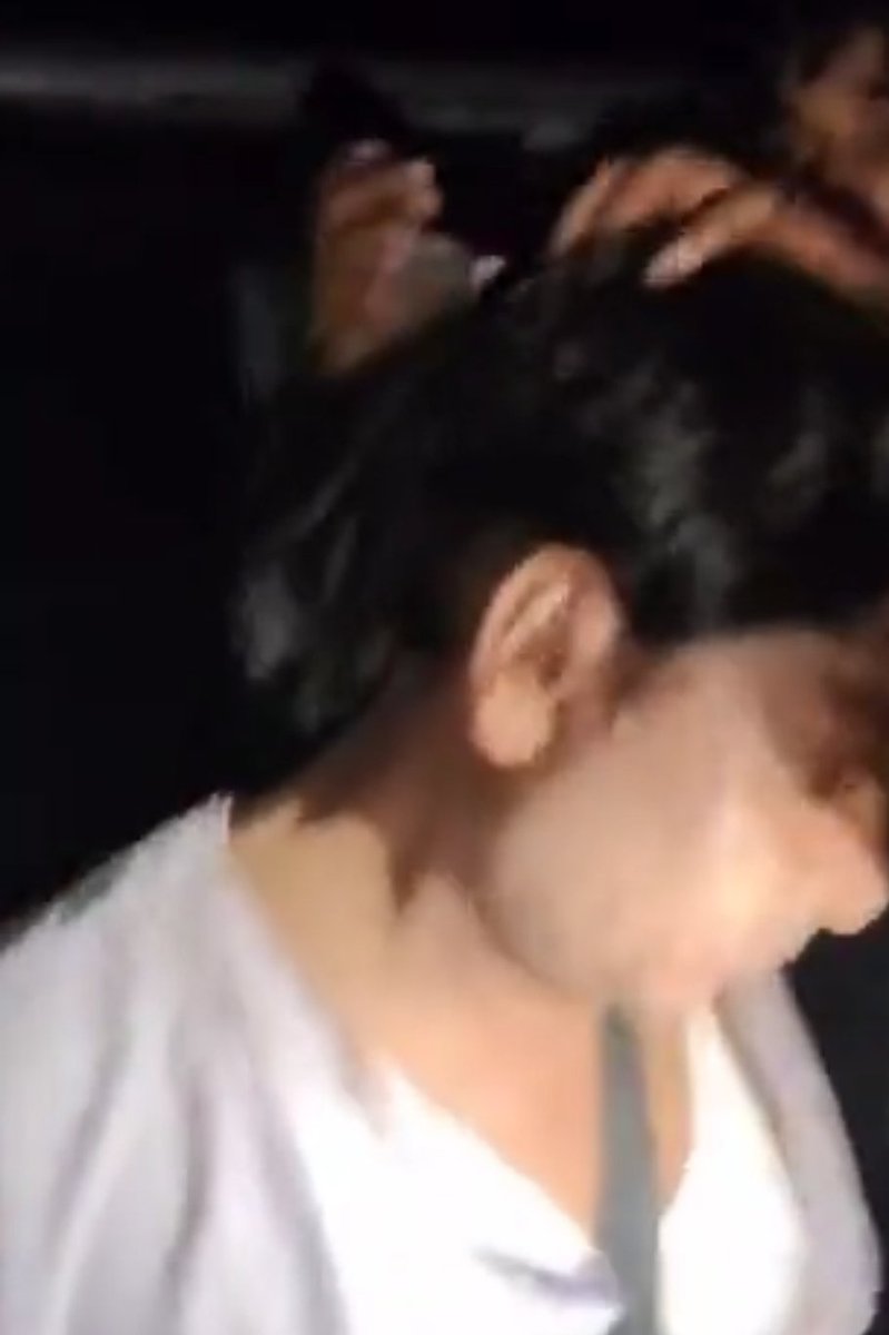 जिला इटावा के बकेवर में एक कथावाचक से इसलिए मारपीट की 

क्योंकि वह ब्राह्मण समाज से नहीं था 

न सिर्फ उसके साथ मारपीट की बल्कि उसके सिर की चोटी काटी और पैरों पर सिर रखकर रगड़वाया 

जैसा की वीडियो में सुनाई दे रहा है उस आधार पर यह अमानवीय व्यवहार करने वाले ब्राह्मण समाज के लोग थे