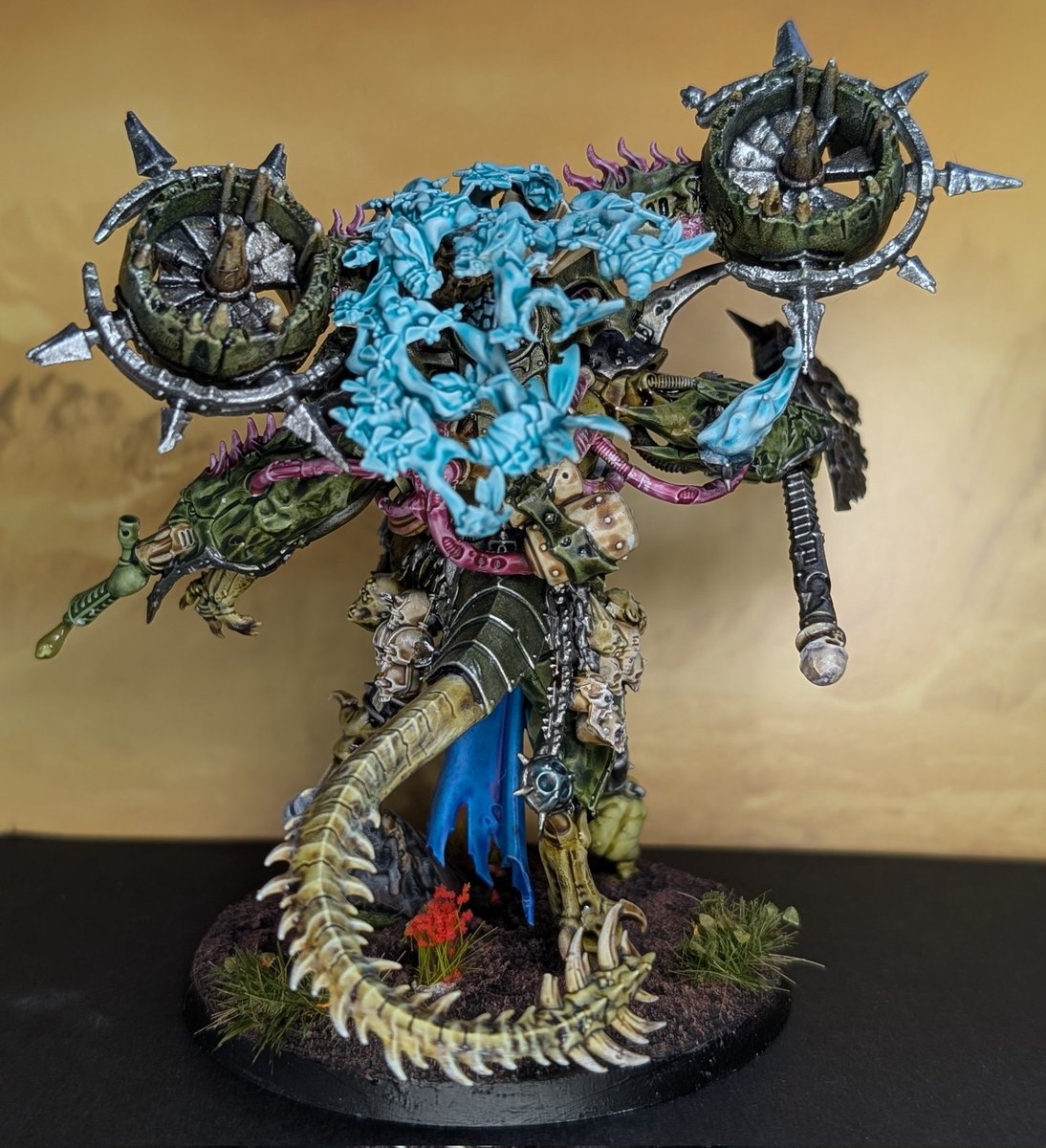 sablednah's tweet photo. Finished painting my Nurgle Daemon Prince kit bash. https://t.co/Fg5gChtXvK