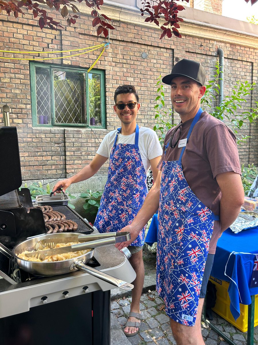AusAmbVIE's tweet image. The democracy sausage comes to Vienna - fund-raising for charity at the Christ Church street party. 🌭🇦🇺