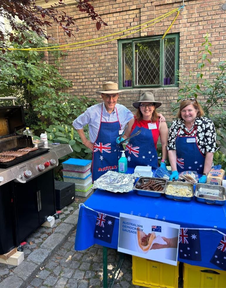 AusAmbVIE's tweet image. The democracy sausage comes to Vienna - fund-raising for charity at the Christ Church street party. 🌭🇦🇺