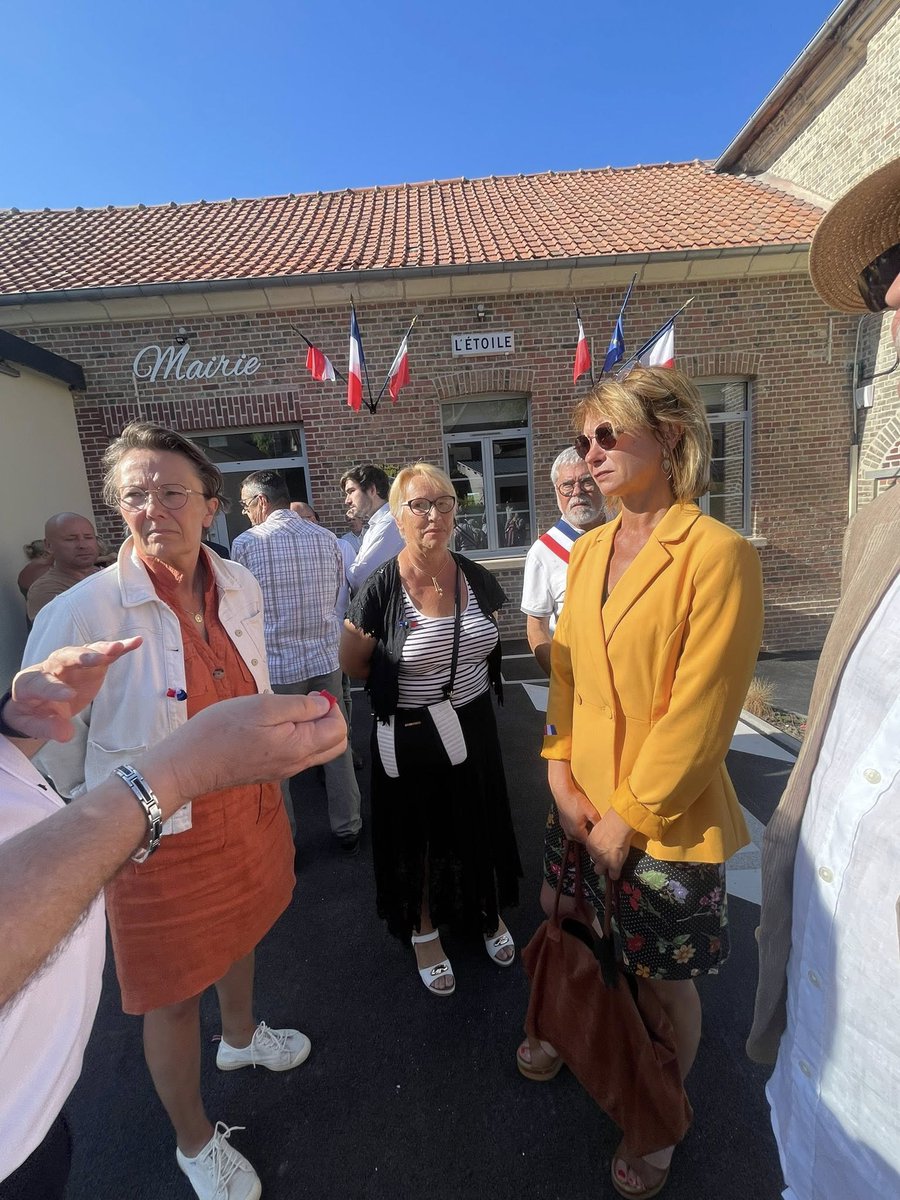 L'Étoile, un village qui bouge ! Inaugurations des travaux de la mairie, de la Maison d’Assistantes Maternelles, et de l’aire de jeux réalisés par l’équipe municipale de la commune sous la conduite du Maire, Ghislain Tirmarche.
Bravo à tous pour ces investissements d’avenir !