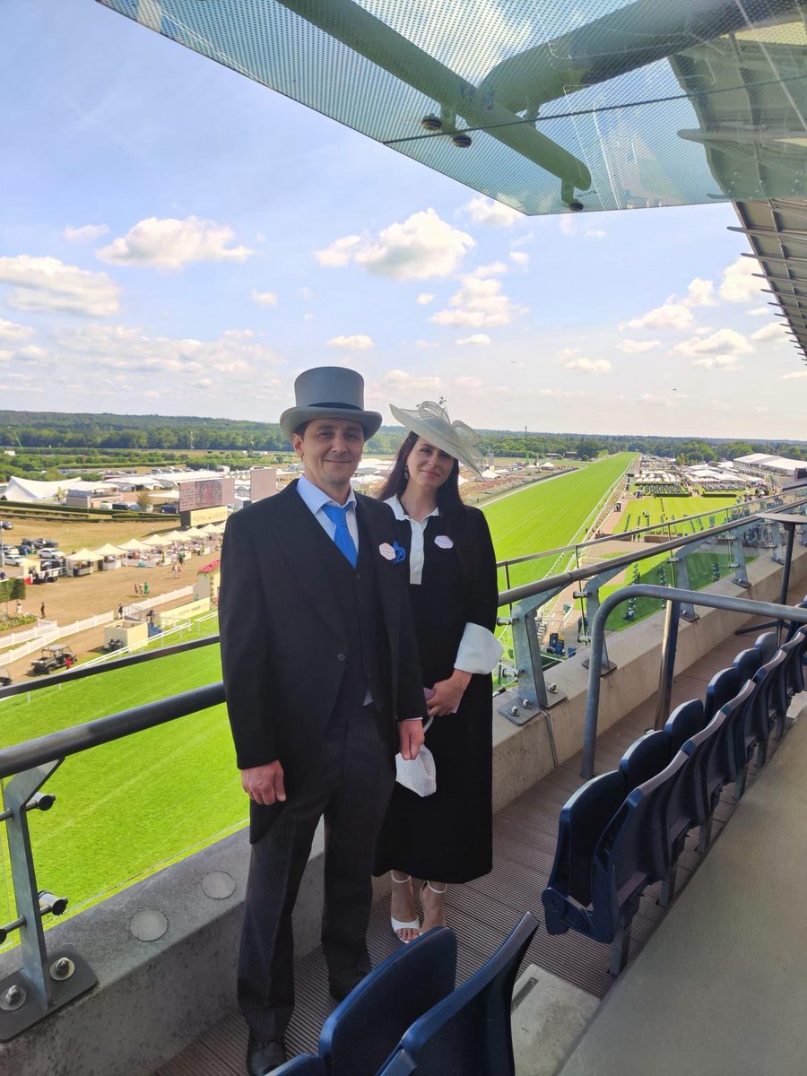 LeonardSilverUK's tweet photo. A true gent at Royal Ascot last week 👌
Kitted out in our Herringbone Tailcoat ensemble with Top Hat — perfect for the Royal Enclosure.

🎩 Dressing for the races? We’ve got you covered.

#LeonardSilver #RoyalAscot #Menswear #TailcoatStyle #TopHat #RaceDayStyle https://t.co/3uVxkrYahp