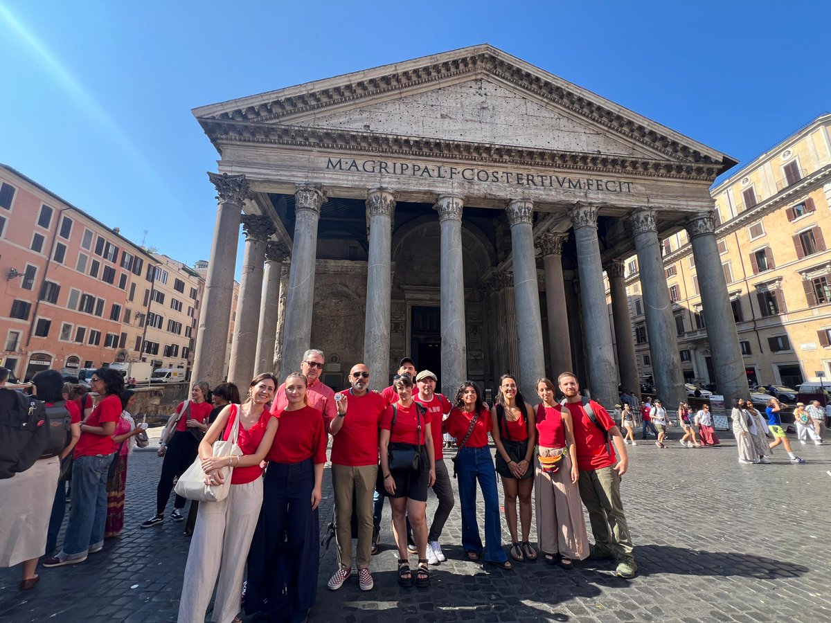 La delegazione #WWF che ha preso parte stamane a Roma alla manifestazione che chiede di fermare guerre e atrocità
Una catena umana composta da decine di organizzazioni e reti 
#redlineforgaza
#Gaza