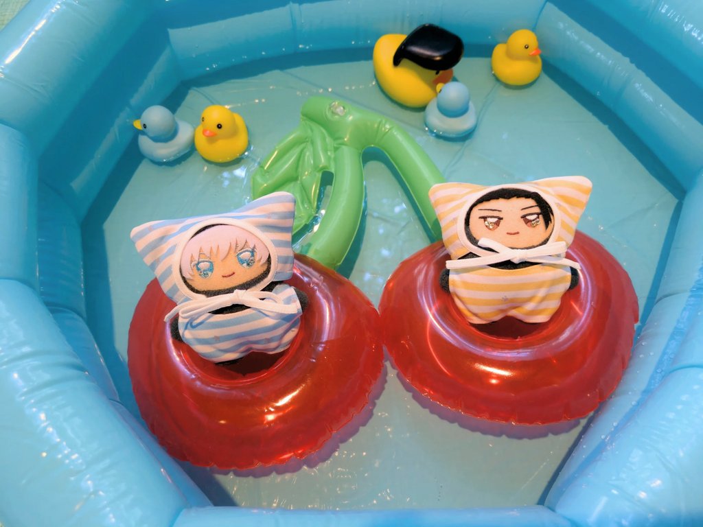 ちみ達のつよいつよーーい希望によりプール開きをしたよ
どう〜？気持ちいい〜？

ฅ'' んみぃ～～～✨

いいね、夏満喫してるね🏖
楽しそうでなによりよ(◍´꒳`)b