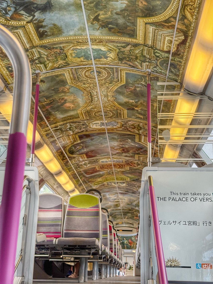 Letting the train take the strain from Paris to Versailles! Yes it is a train decorated to look like the palace 😍
#thegoodlifefrance #sncf