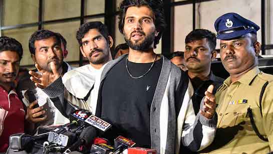 lagatarIN's tweet image. विवादित बयान पर फंसे एक्टर विजय देवरकोंडा, SC/ST एक्ट के तहत केस दर्ज lagatar.in/actor-vijay-de… #VijayDeverakonda #caseregistered