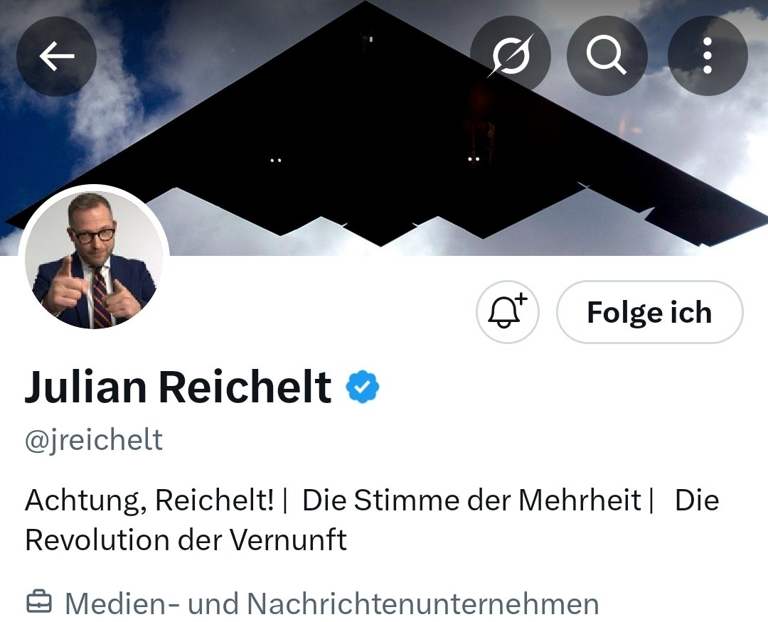 Wer als #Journalist mit einer ganz bestimmten Intention und Aussage solch ein Hintergrundbild von einem Tarnkappenbomber wählt, hat für mich den Boden jeder publizistischen #Berufsethik verlassen. Und ist ins Lager der demagogischen Propagandisten gewechselt, die keinen Anspruch