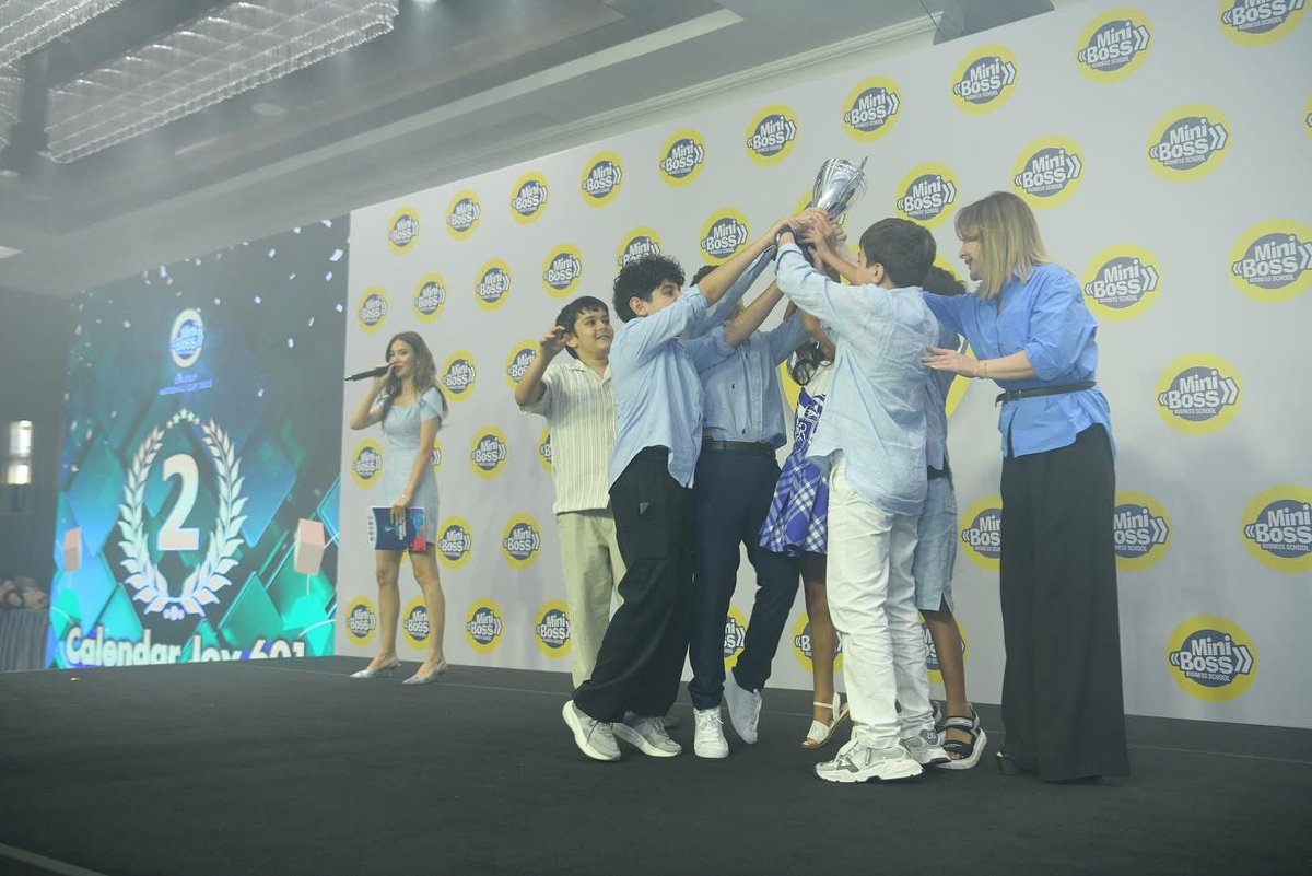 miniboss_global's tweet photo. 3 teams were selected as winners in the SIFE category at the National Championship held on June 14.
π₯-th place winner - "Δ°PLΔ°K" team π
π₯-th place winner - "CALENDAR JOY" team π
π₯-th place winner - "TO BE CONTINUED" team π
@minibossbaku π¦πΏ
#minibossbusinessschool https://t.co/FfS9t95Dx0