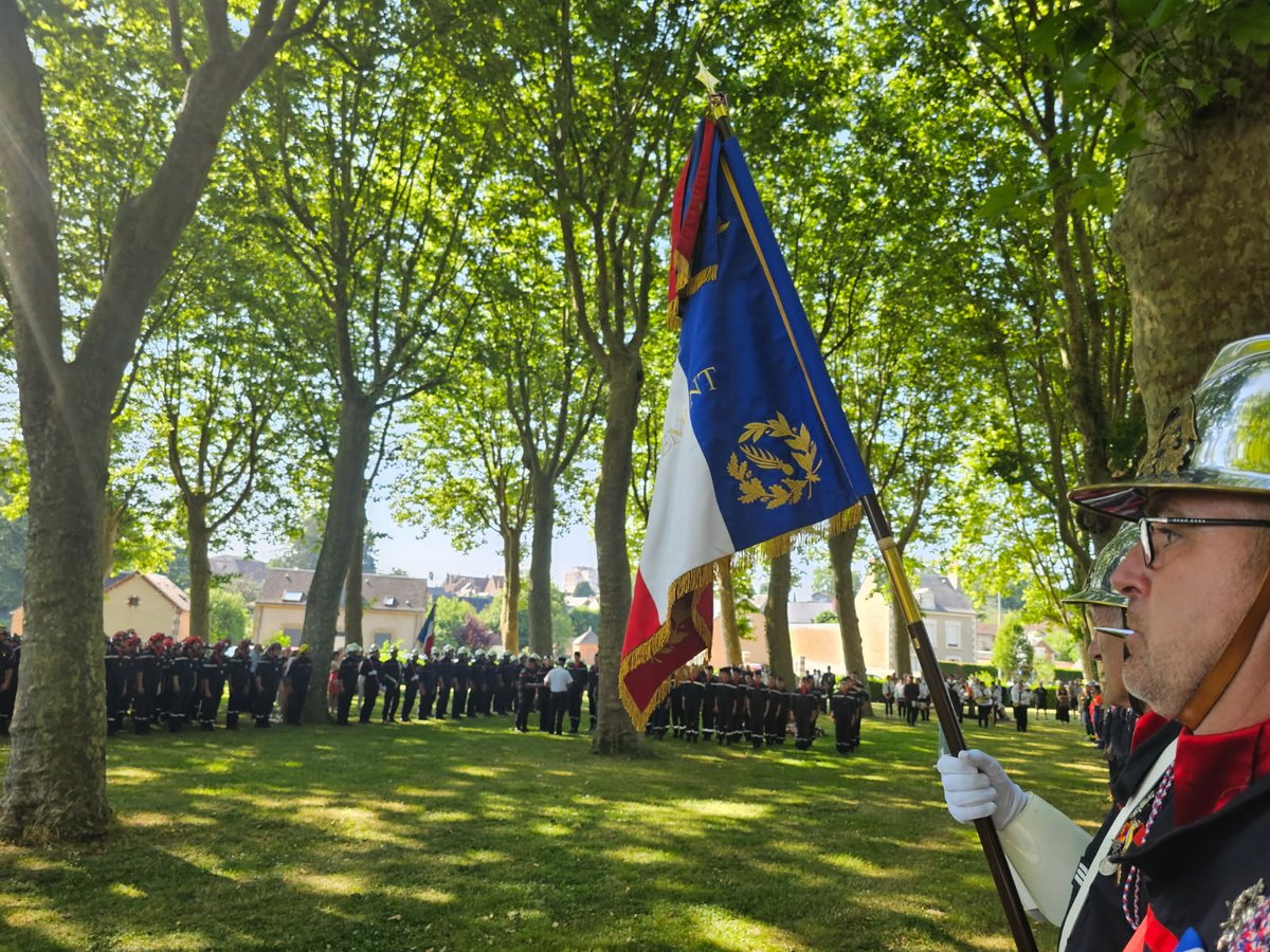 Présent ce samedi à La Châtre pour la Journée nationale des #SapeursPompiers 🇫🇷
➡️ Prise de commandement du Lt Claude Masset
➡️ Congrès de l’Union départementale
👏 Respect &amp; reconnaissance !
#SDIS36 #Indre #Engagement #Sécurité #LaChâtre