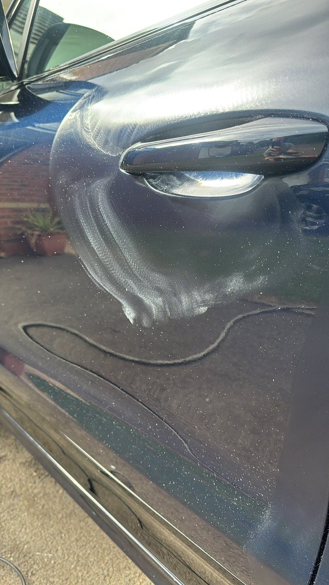 ScorpionDetail1's tweet photo. When a dealer says a scratch can’t come out and then you spend 30mins with a quality heavy cut polish and it has gone..

Mmmm sadly people don’t try anymore. 

#scorpionclean #detailing #shine #reflection https://t.co/a1XfkDplwM