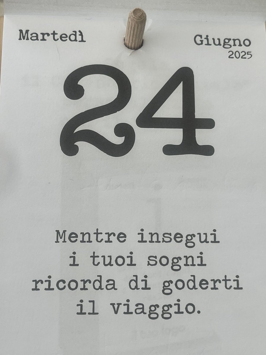 insinnaflavio's tweet photo. Per la serie e’ già domani🌈Buongiorno Famiglia. Bella frase ma: se mentre insegui i tuoi sogni ti insegue un drone per ammazzarti se mentre insegui i tuoi sogni (tipo un po’ di pane acqua farina )ti sparano e se invadono il tuo Paese che sogni ti restano da inseguire? https://t.co/6qa1x09Yn4