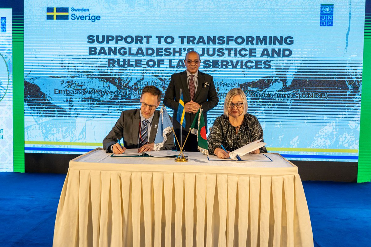 UNDP_BD's tweet image. .@SwedeninBD 🇸🇪 &amp;amp; @UNDP 🇧🇩 have renewed their partnership to support judicial reforms in Bangladesh! A new agreement was signed on 22 June, with Sweden contributing SEK 5 million to strengthen justice services under the Rule of Law project. Read more: t.ly/Z8w7-