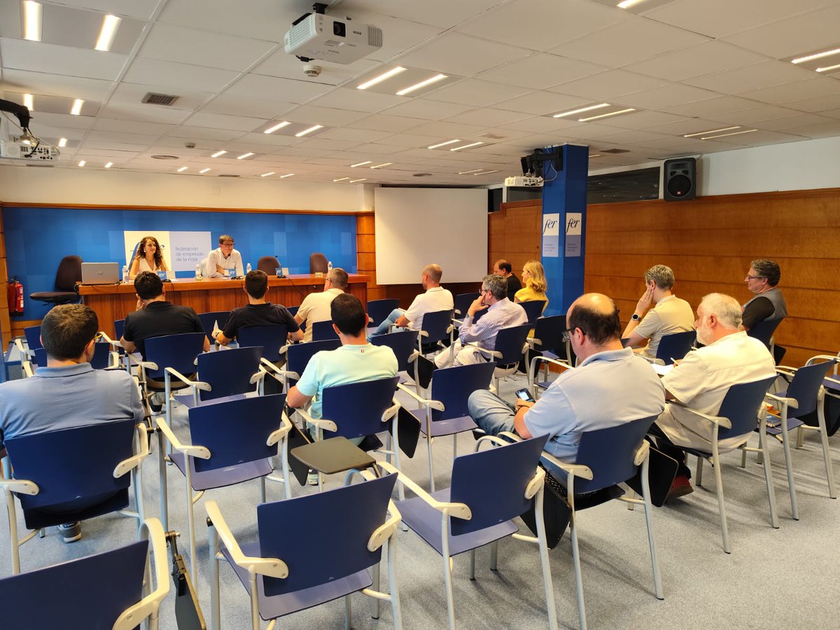 🔵 Javier Pérez renueva como Presidente de AIER

Revalida su cargo tras la Asamblea General Electoral celebrada este viernes, iniciando un nuevo mandato de 4 años al frente del sector en La Rioja.

🔧 Electricidad | Telecom | Clima | Renovables

🤝 ¡Gracias por la confianza!