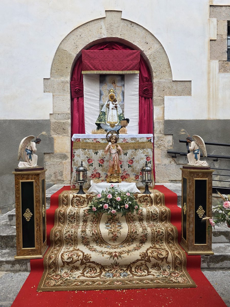 VH Jesús Resucitado y María Santísima del Amparo tweet media