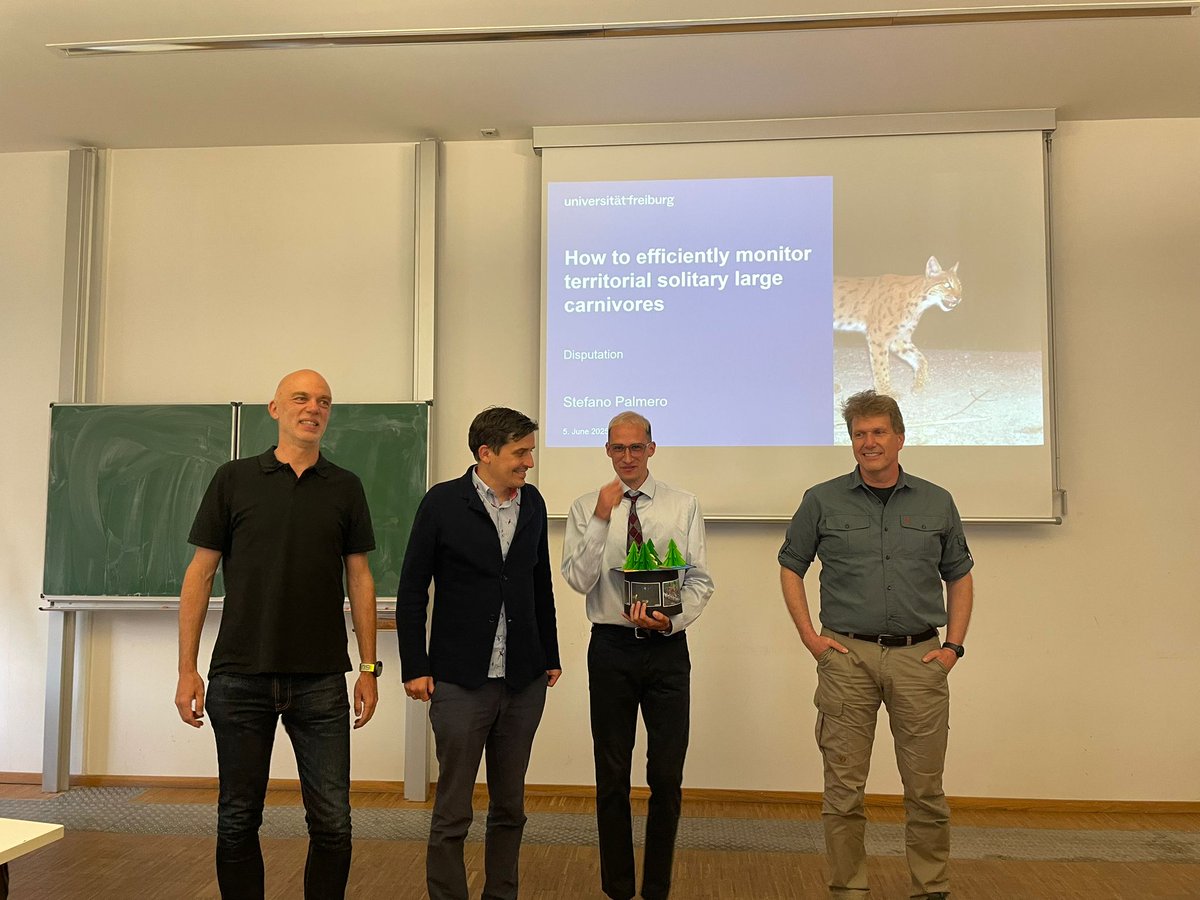 This weekend we celebrated another successful PhD completed in our department on large carnivore monitoring, congratulations Dr. Stefano Palmero!🥳🎓🐾

#lynx #eurolynx #conservation #cameratrapping #carnivoremonitoring #PhDone