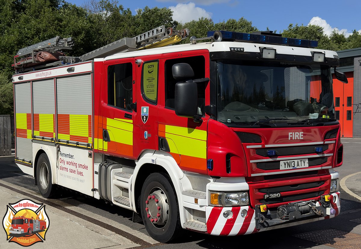 evo_uk's tweet photo. New to https://t.co/4qnLPS1kOO is @SYFR's #Sheffield Parkway Fire Station, including their Scania Heavy Rescue Pump, and one of two Scania / #Rosenbauer / Metz 32-metre turntable ladders in the #SouthYorkshire fleet.
https://t.co/MldvAnUJFM
#firephotography #fireengine https://t.co/aZ9P47W4gq
