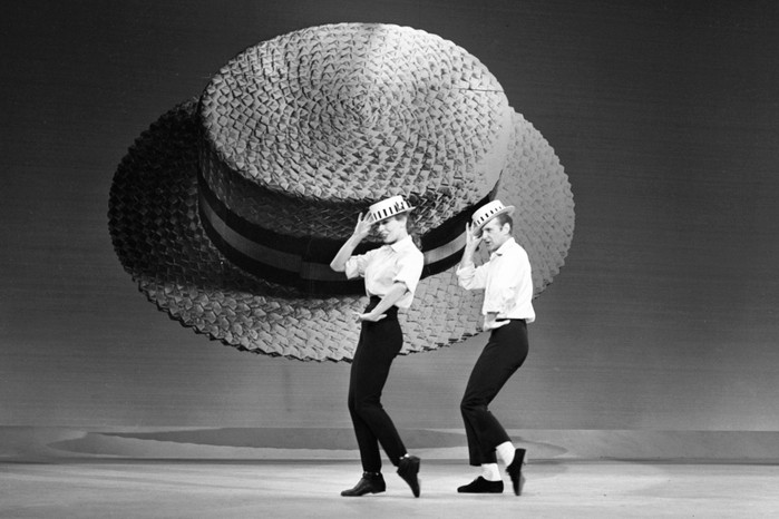 RyKas's tweet image. &quot;𝔻𝕒𝕟𝕔𝕖 𝕖𝕩𝕡𝕣𝕖𝕤𝕤𝕖𝕤 𝕛𝕠𝕪 𝕓𝕖𝕥𝕥𝕖𝕣 𝕥𝕙𝕒𝕟 𝕒𝕟𝕪𝕥𝕙𝕚𝕟𝕘 𝕖𝕝𝕤𝕖.&quot; - #BobFosse 

Happy Heavenly Birthday Bob Fosse 💜

#Dancer #Choreographer #Director #FilmMaker #Chicago #Dancin #SweetCharity #Fosse #KissMeKate #Pippin #Cabaret #LizaWithaZ #AllThatJazz