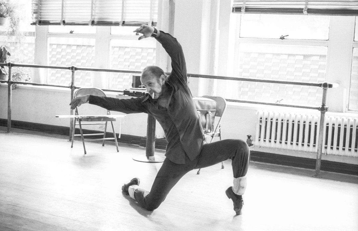 RyKas's tweet image. &quot;𝔻𝕒𝕟𝕔𝕖 𝕖𝕩𝕡𝕣𝕖𝕤𝕤𝕖𝕤 𝕛𝕠𝕪 𝕓𝕖𝕥𝕥𝕖𝕣 𝕥𝕙𝕒𝕟 𝕒𝕟𝕪𝕥𝕙𝕚𝕟𝕘 𝕖𝕝𝕤𝕖.&quot; - #BobFosse 

Happy Heavenly Birthday Bob Fosse 💜

#Dancer #Choreographer #Director #FilmMaker #Chicago #Dancin #SweetCharity #Fosse #KissMeKate #Pippin #Cabaret #LizaWithaZ #AllThatJazz