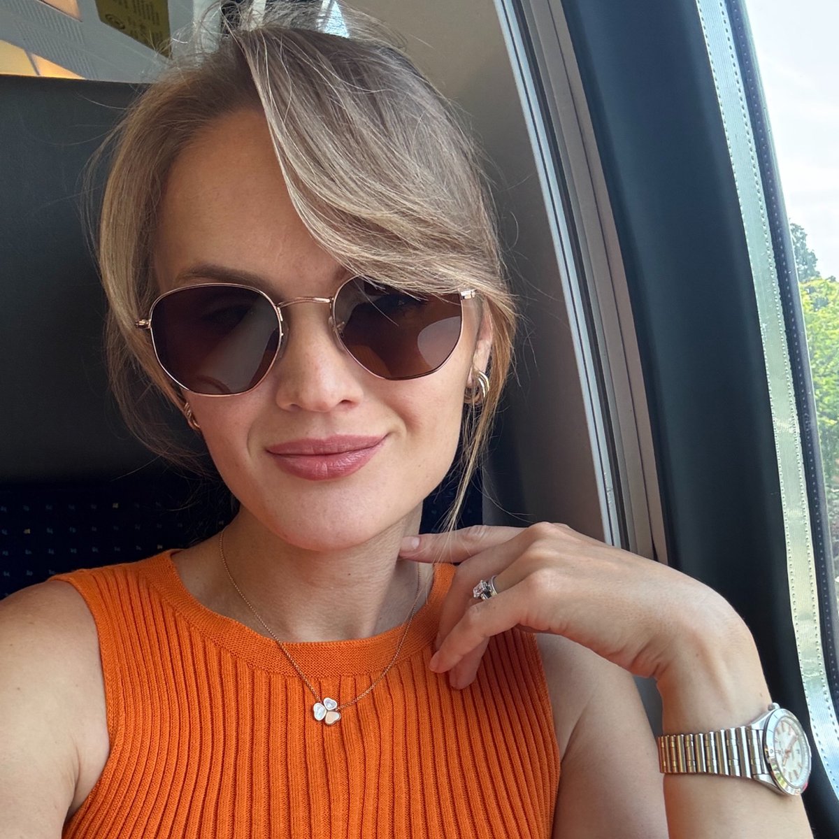 Сама того не ожидая, стала женщиной-мечтой из своего детства
И да, цацки мне уже тогда были интересны