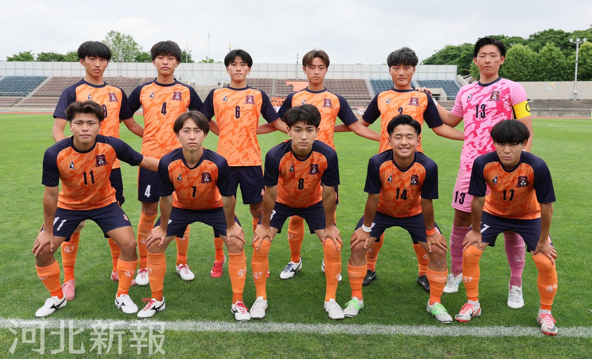 kahokuphoto's tweet photo. #第６７回東北高等学校サッカー選手権大会／#決勝 
#青森山田 ー #盛岡誠桜 は１－０で盛岡誠桜が勝利し #初優勝 を決めました。試合前に整列する盛岡誠桜の選手です。  
#高校サッカー #青森 #岩手 #秋田
詳しくはhttps://t.co/oJQ6qwNeQZ https://t.co/hQ3J1StF9C