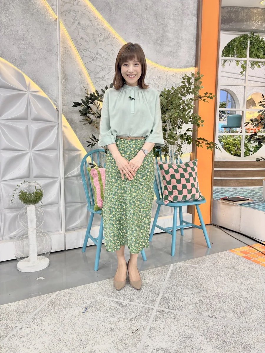 藤林　テレビのみ 本日の #aicode はこちら💡 / 淡いミントグリーンのブラウスで上品で夏
